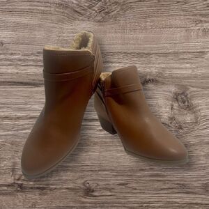 Old Navy Womens Ankle Strap Boots Booties Cognac Stacked Heels Low Zip Size 10